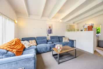 2/51A Avenue Road, Greenmeadows