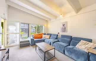 2/51A Avenue Road, Greenmeadows