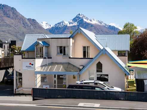 8 Henry Street, Queenstown Central