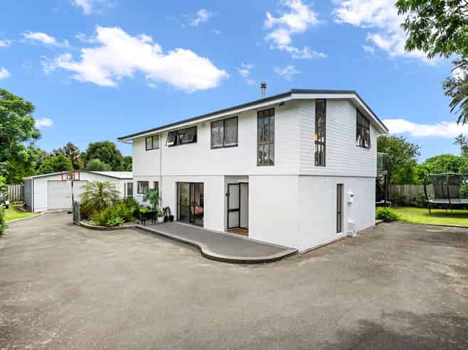 2 Gannet Place, One Tree Point