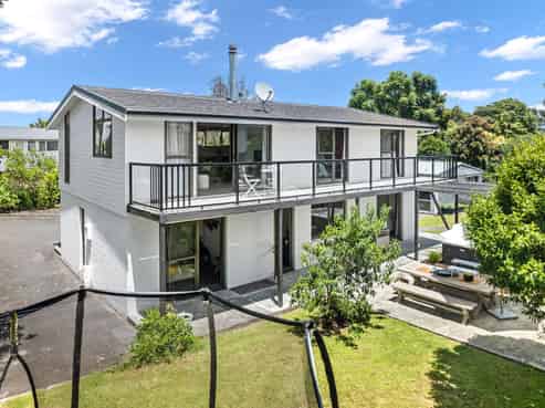 2 Gannet Place, One Tree Point