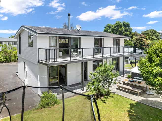 2 Gannet Place, One Tree Point