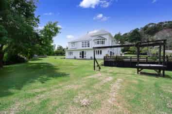 12 Mildon Road, Waitakere