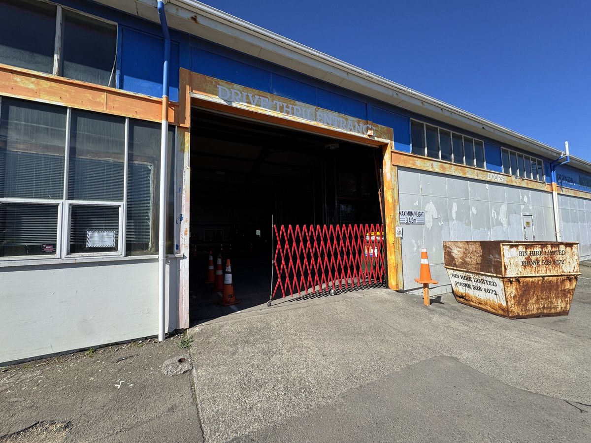Warehouse/Yard in Prime Rongotai - Flere