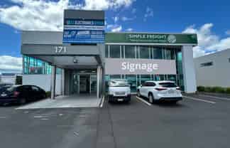 High‑Exposure Retail Opportunity