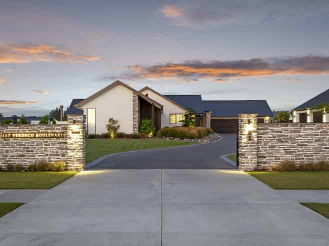 117 Verdeco Boulevard, Lincoln