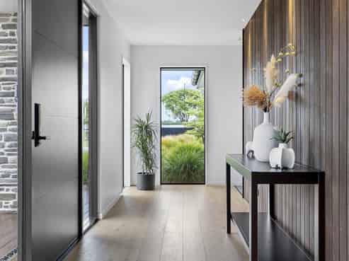 117 Verdeco Boulevard, Lincoln