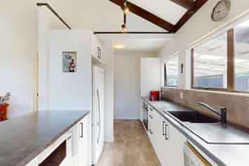 1/148 Winara Avenue, Waikanae