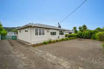 195 Whitby Road, WAKEFIELD