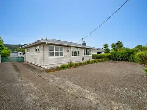 195 Whitby Road, Wakefield