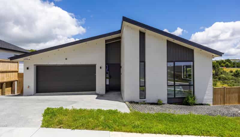 16 Skulander Crescent, Millwater