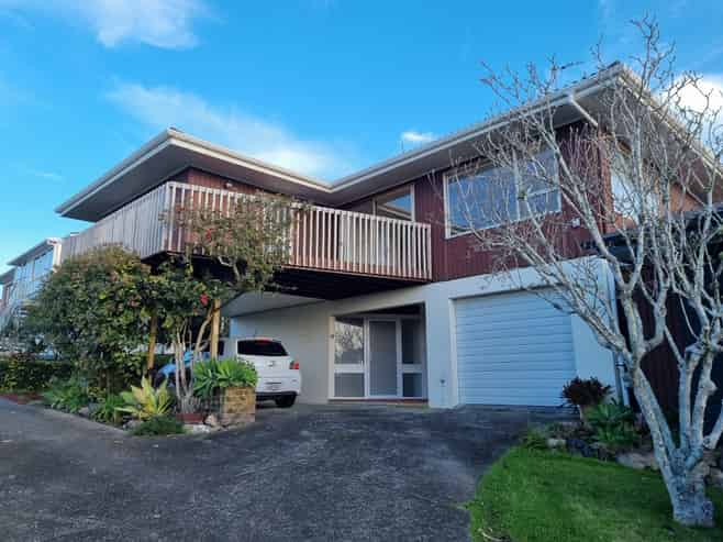 2/8B Newhaven Terrace, Mairangi Bay
