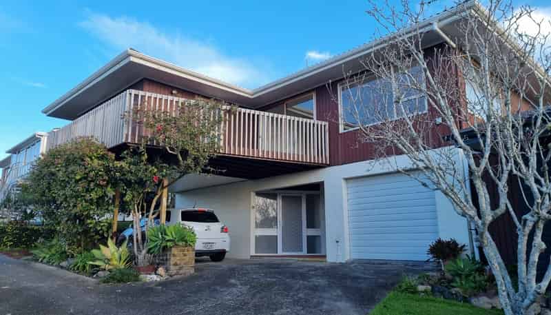 2/8B Newhaven Terrace, Mairangi Bay