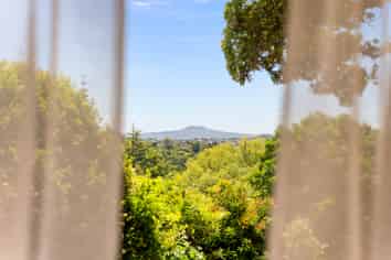 354 Whitford Road, Whitford