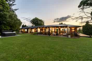 354 Whitford Road, Whitford