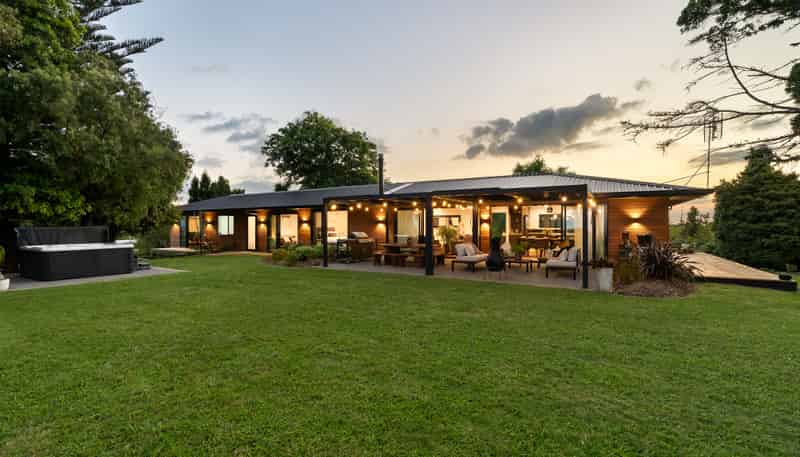 354 Whitford Road, Whitford