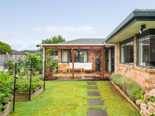 83 Wiltshire Drive, Huntington