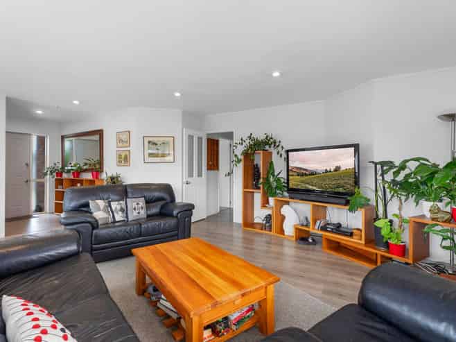 16 Kentia Avenue, Mount Maunganui