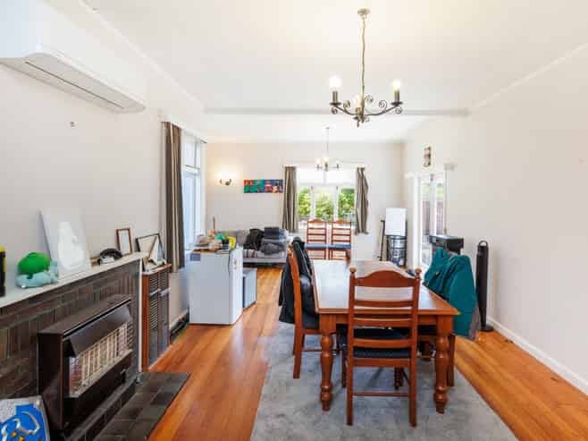 859 Main Street, Roslyn