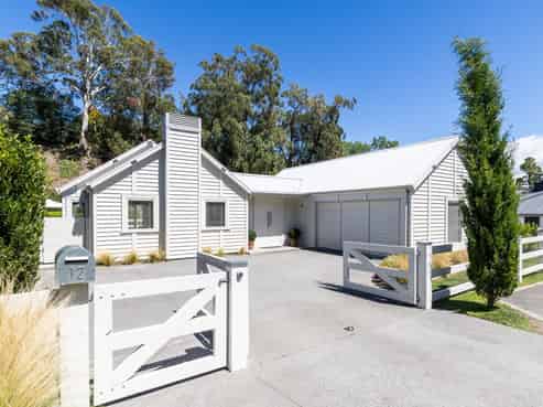 12 Taruna Place, Havelock North