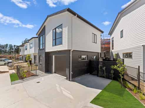 11 Greenbrier Street, Westgate