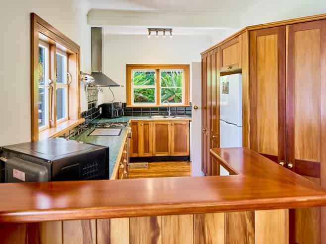 1 Victory Crescent, Tawa