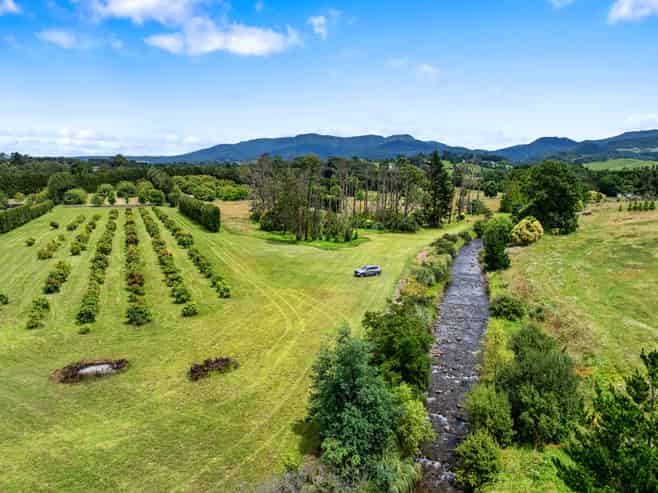 30B Thompsons Track, Aongatete