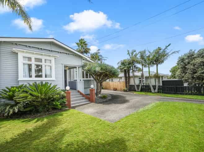 37 Hollywood Avenue, Epsom