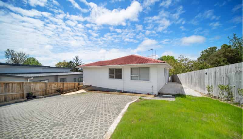 6C Zingaro Place, Massey