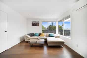 6C Zingaro Place, Massey