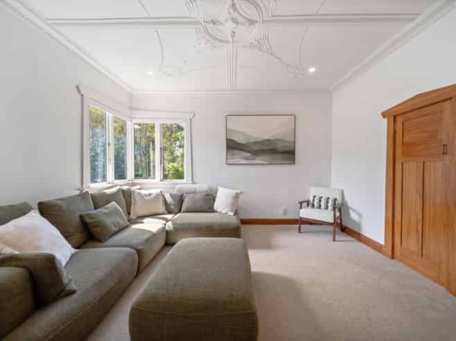 12 Sunshine Avenue, Karori