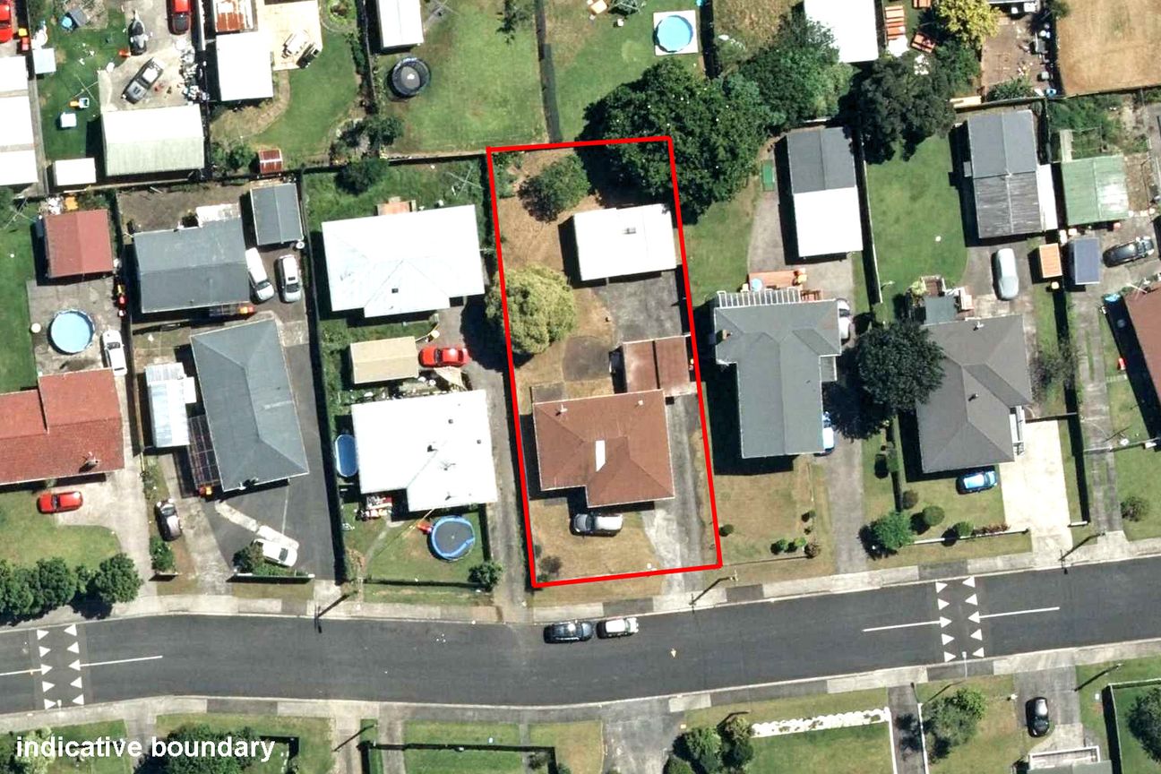 Freehold, Brick & Full of Potential in Rosehill! - Widok 3