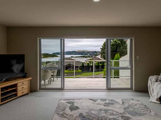 22 Paremata Drive, Paremata