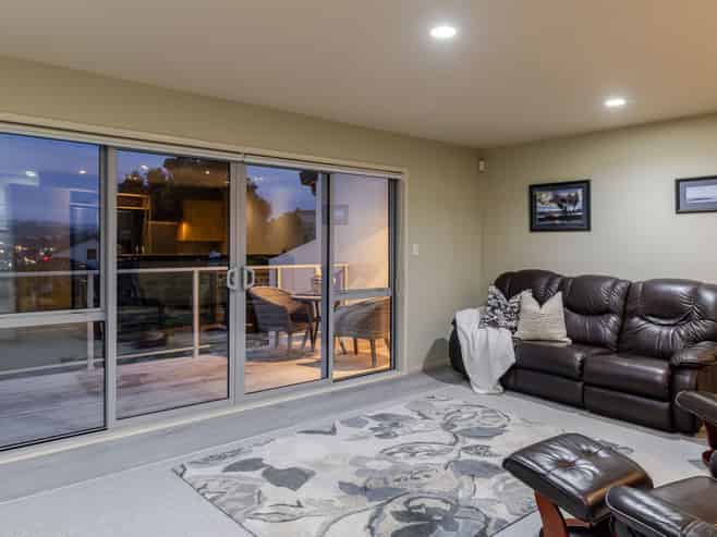 22 Paremata Drive, Paremata