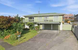 8 Kyeemagh Street, Botany Downs