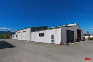 AFFORDABLE LARGE WAREHOUSE IN BRIGHTWATER
