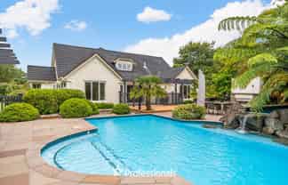 363 and 36 Main Road North, Brown Owl