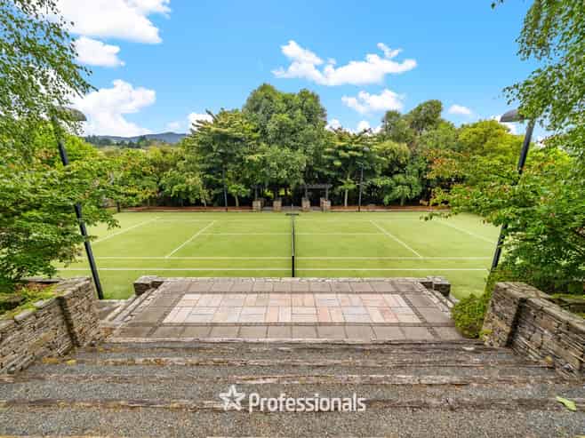 363 and 36 Main Road North, Brown Owl