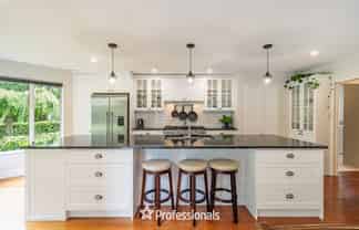 363 and 36 Main Road North, Brown Owl