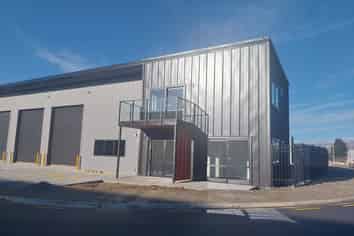 Warehouse, Office & Accomodation