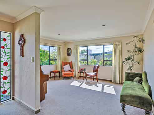 14 Pinotage Drive, Greenmeadows