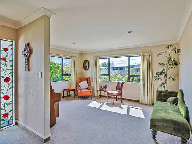 14 Pinotage Drive, Greenmeadows