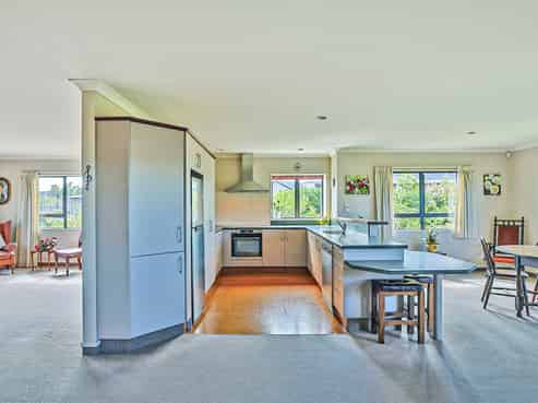 14 Pinotage Drive, Greenmeadows