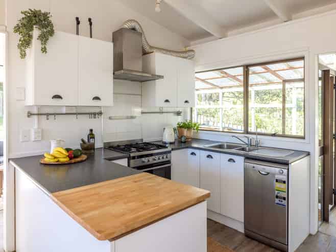 28 Ostend Road, Ostend