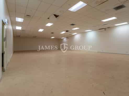 SPACIOUS LEVEL 4 OFFICE WITH LIFT ACCESS