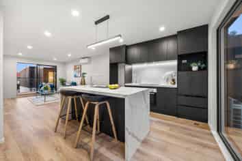 10E Prince Regent Drive, Half Moon Bay