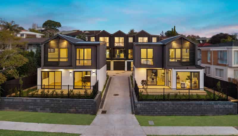 10E Prince Regent Drive, Half Moon Bay