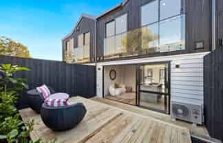 10E Prince Regent Drive, Half Moon Bay