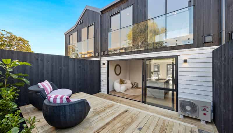 10E Prince Regent Drive, Half Moon Bay