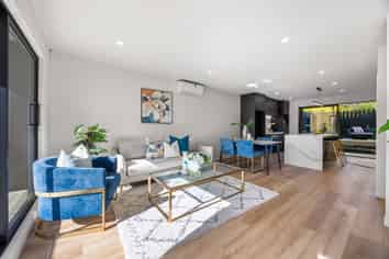 10E Prince Regent Drive, Half Moon Bay